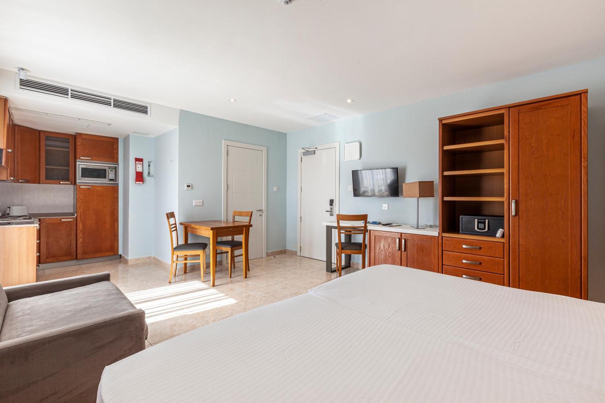Pergola Hotel&Spa Mellieha Bagian luar foto